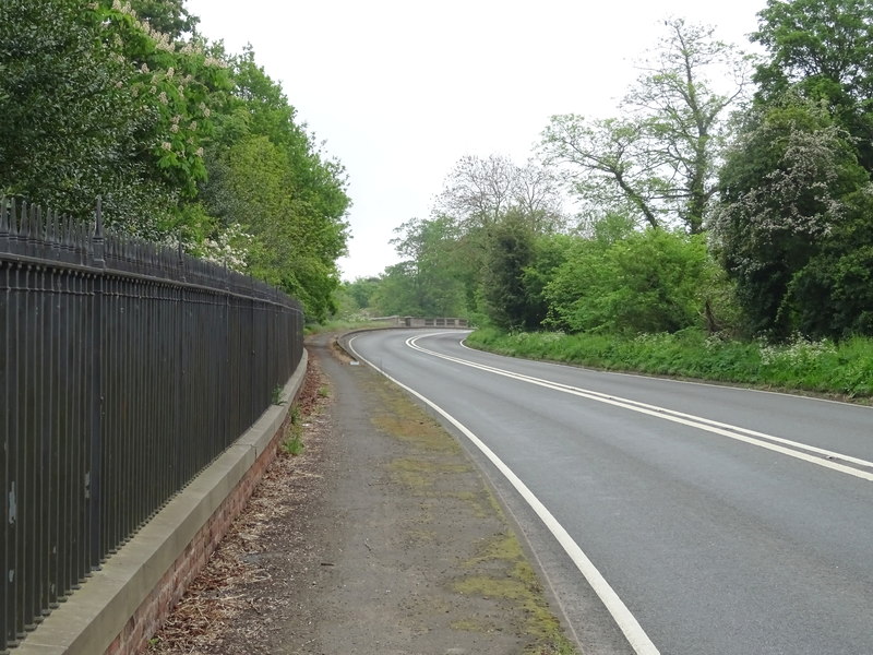 Bend in the B4380