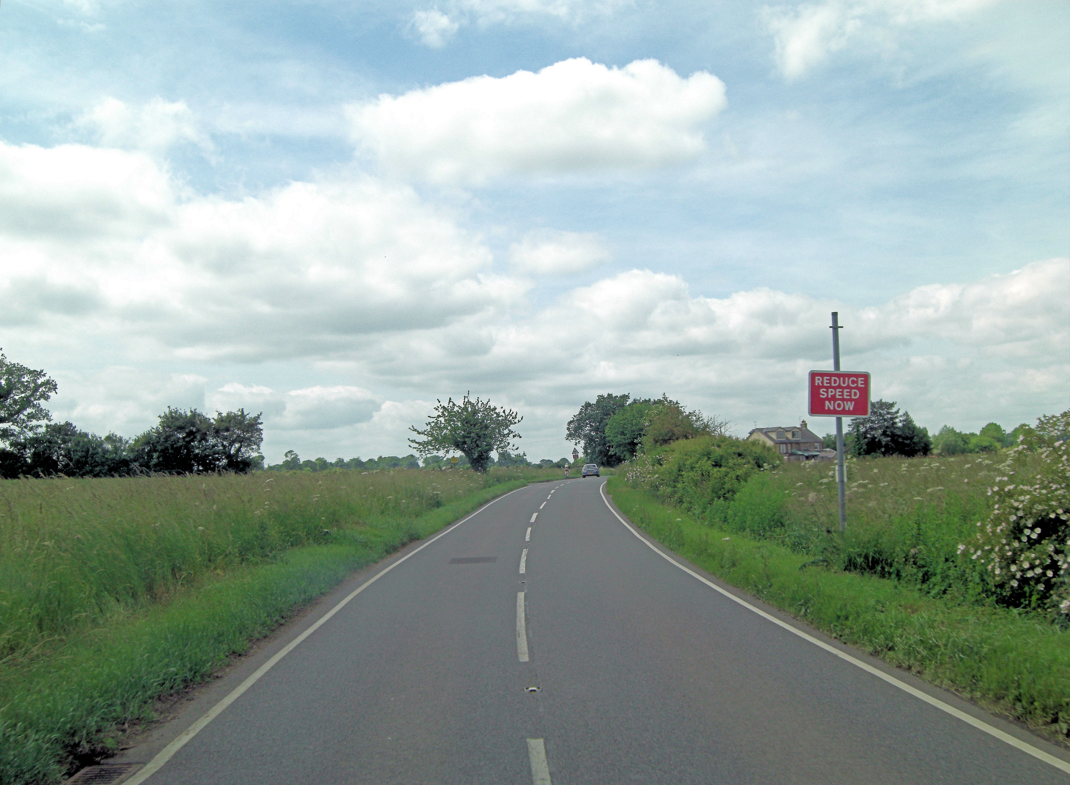 B1053 north of Hoy's Farm