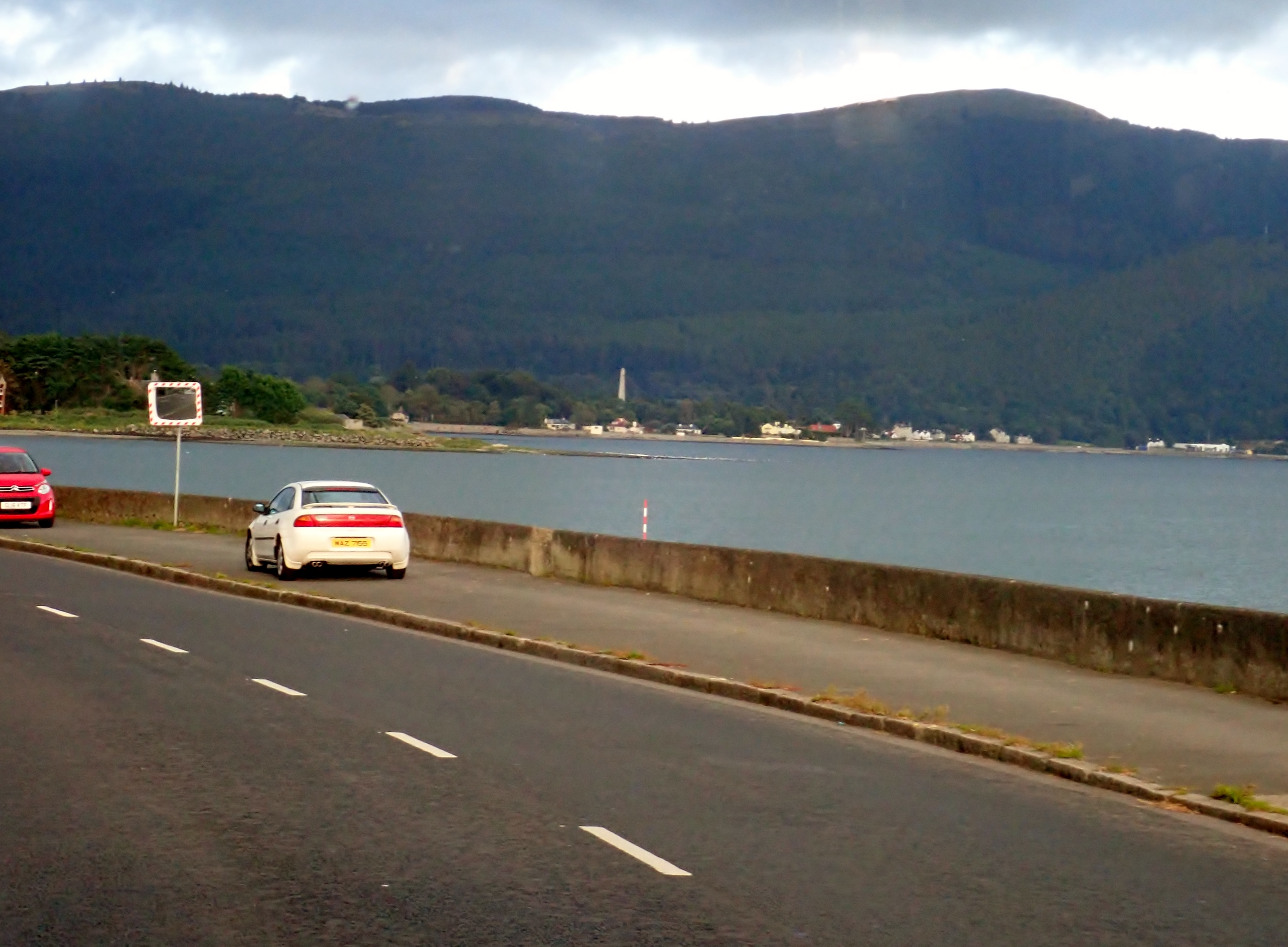 The promenade on the A2 (Warrenpoint Road)