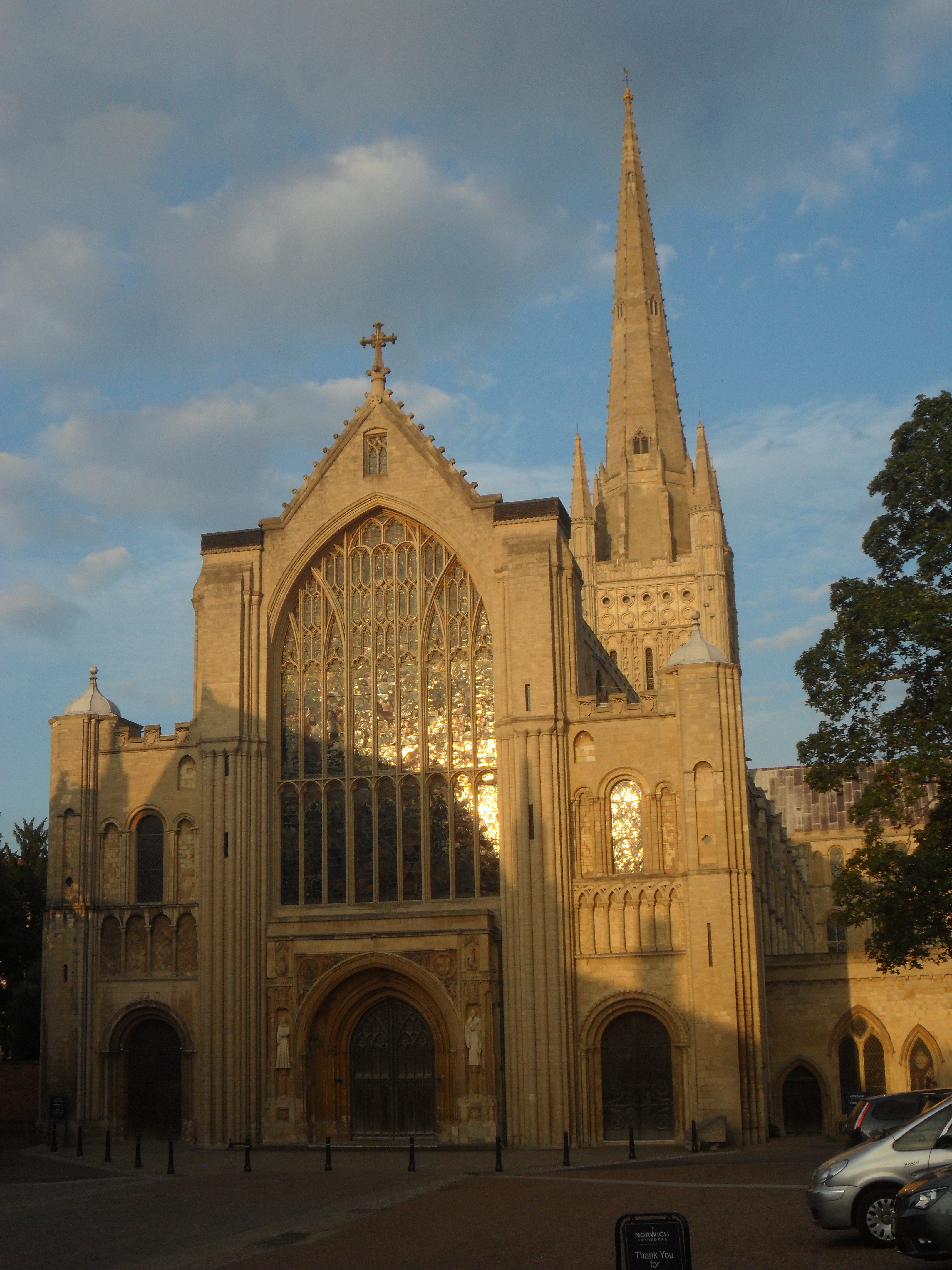 Norwich Cathedral — Norwich Cathedral (optional stop or nearby landmark; not necessarily visible from the road)