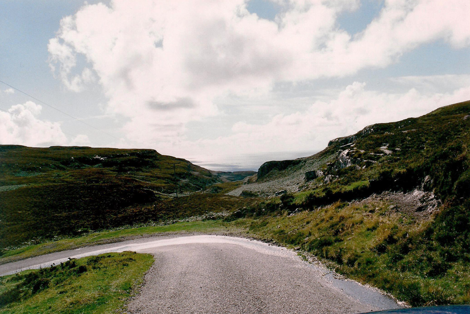 Sharp bend in the B8073