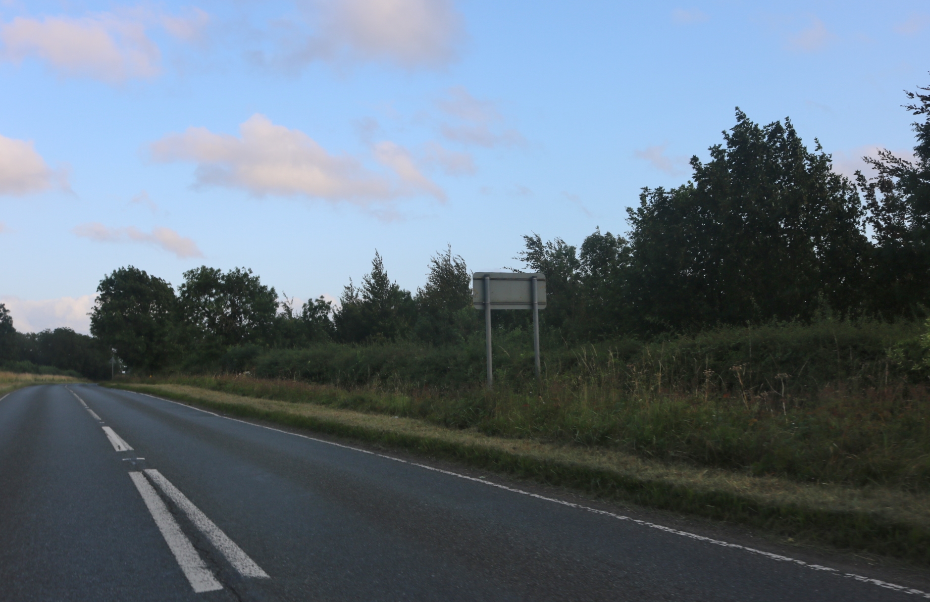 The A424 near Idbury