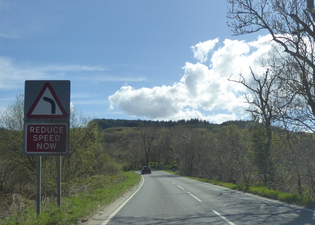 Tight bend on A816