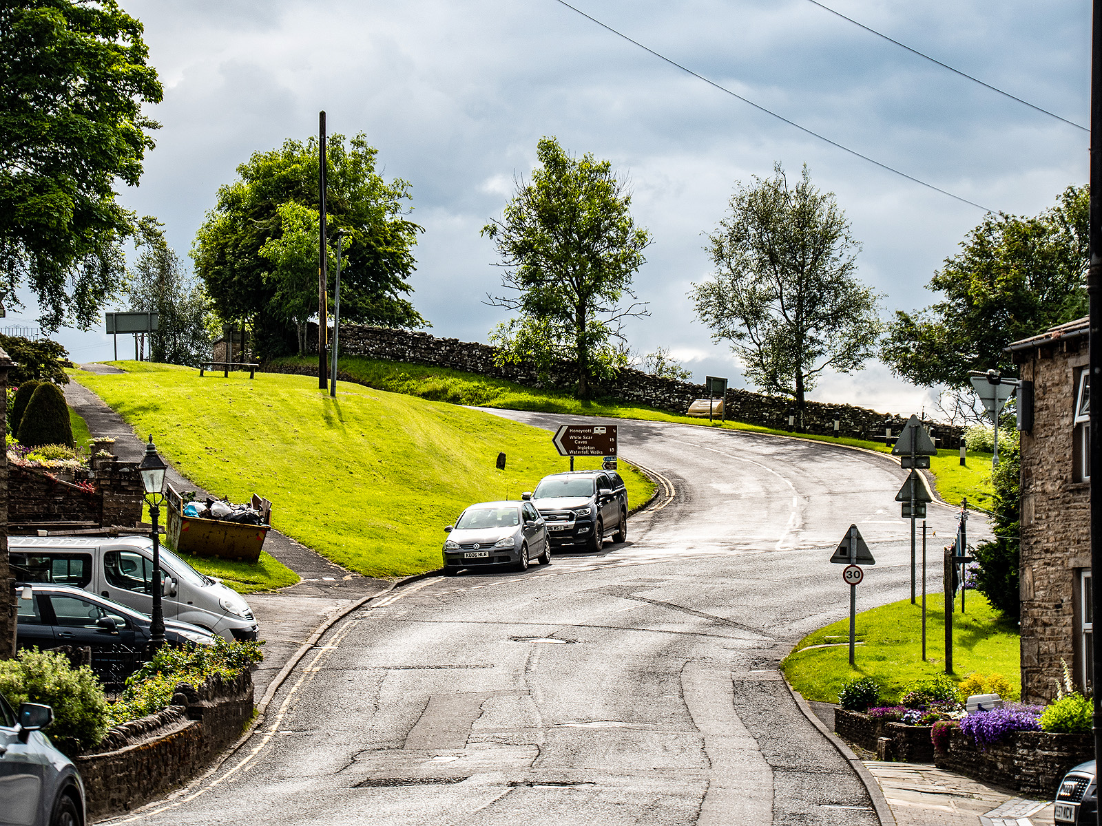 The A684 road leaving Hawes to the west