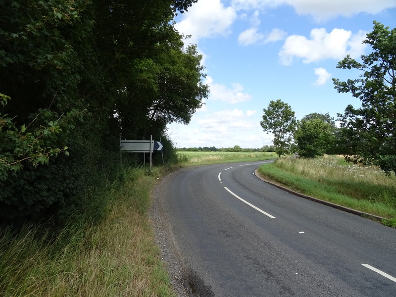 Bend in the B1004 towards Bishop's Stortford